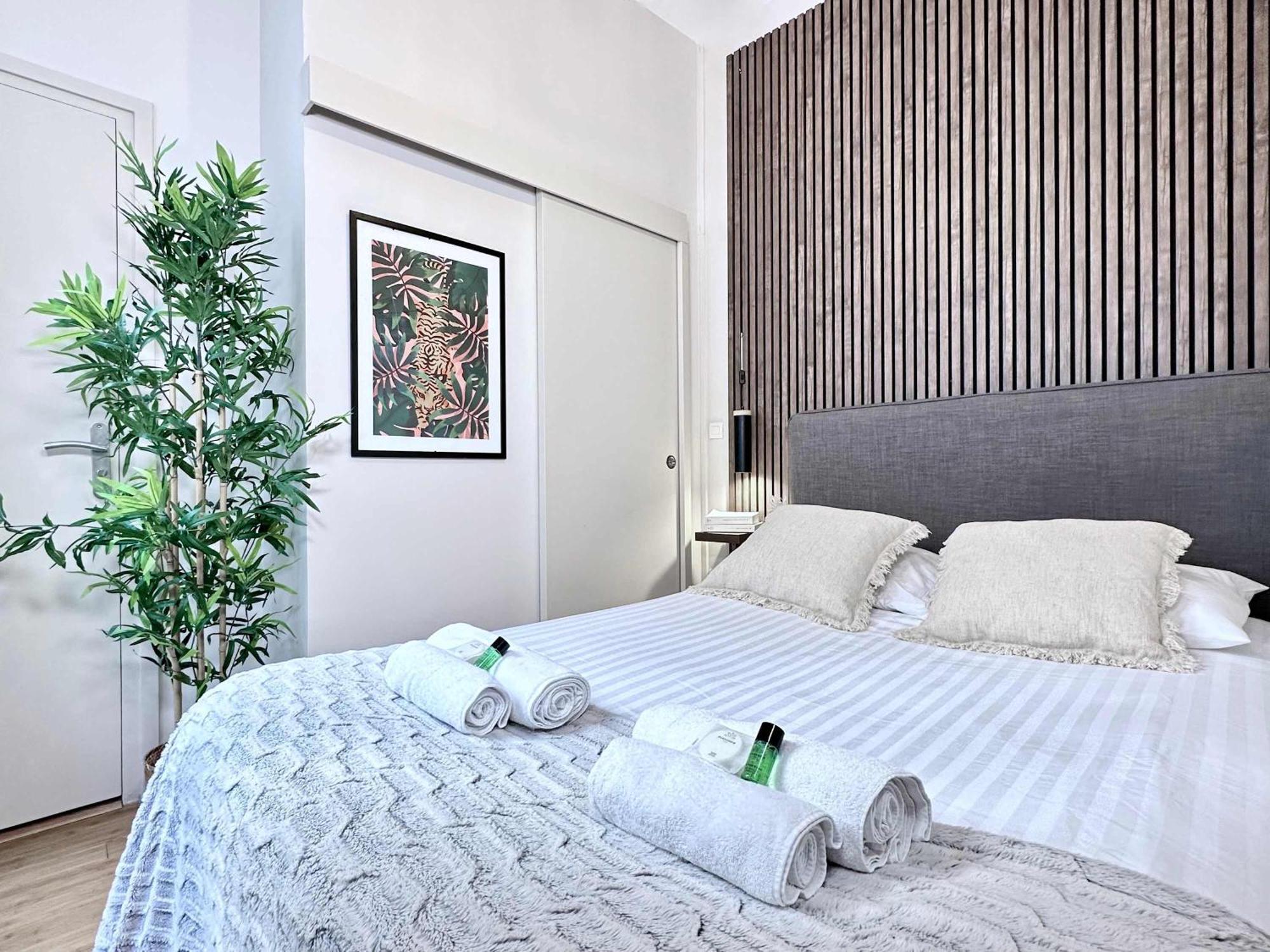 Ferienwohnung Renovated Champs-Elysees Retreat Paris Exterior foto