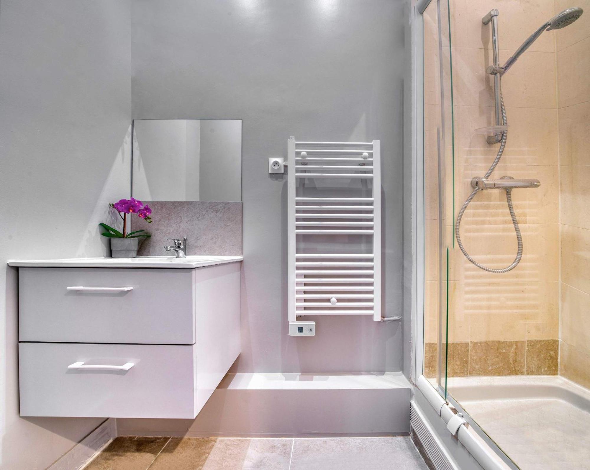 Ferienwohnung Renovated Champs-Elysees Retreat Paris Exterior foto