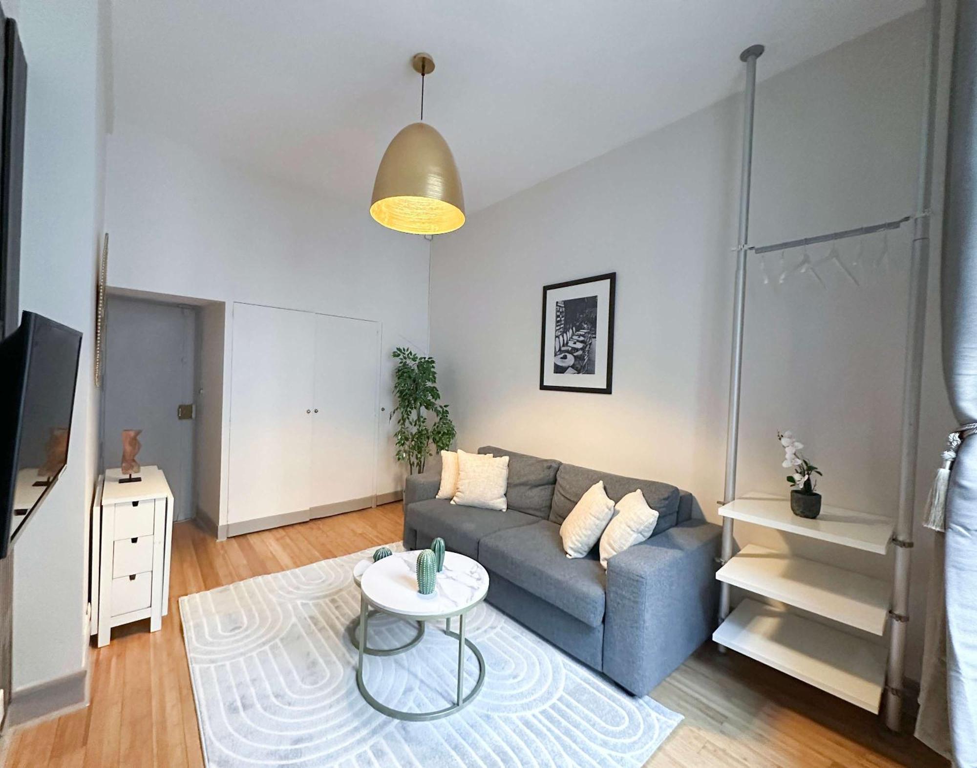 Ferienwohnung Renovated Champs-Elysees Retreat Paris Exterior foto